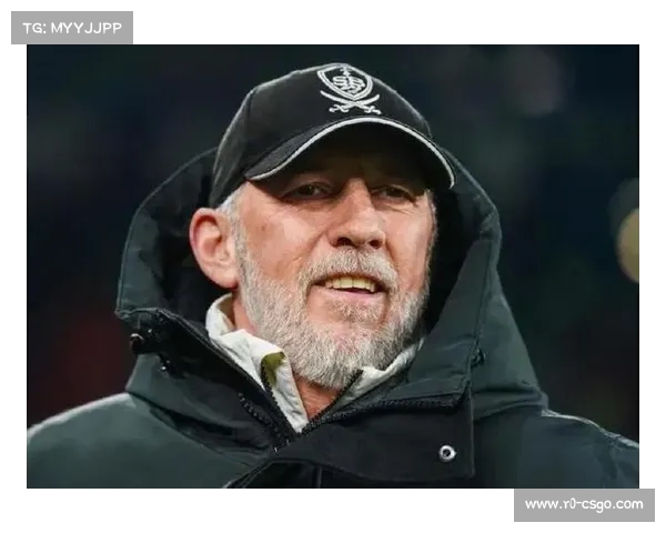 罗伊以防守纪律为核心打造布雷斯特稳固高效的战术体系解析